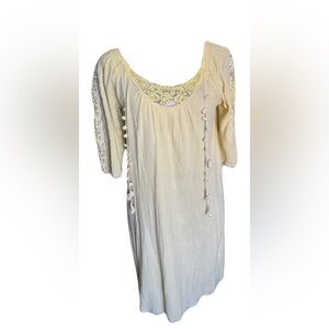 ***3 for $15 all items $10 or under*** Linen dress by Chelsea Flowers size M